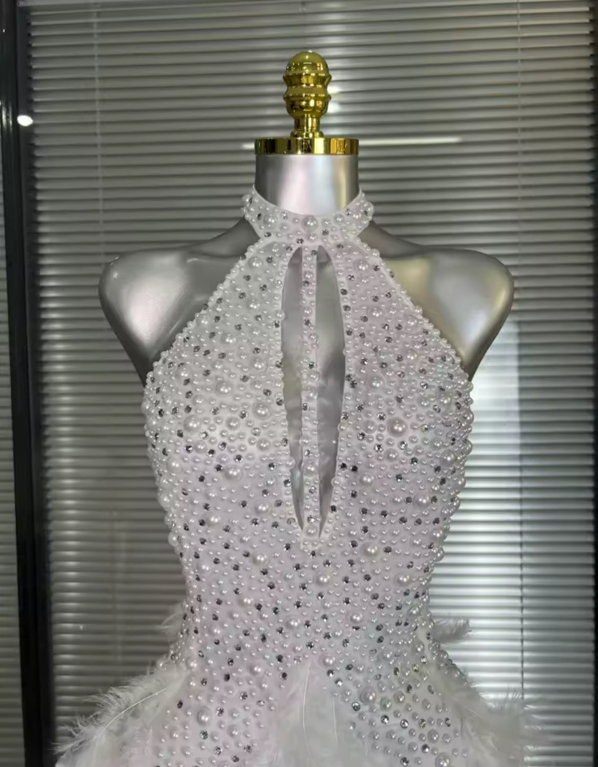 ‘JALOUX’ White Pearl Feather Mini Dress