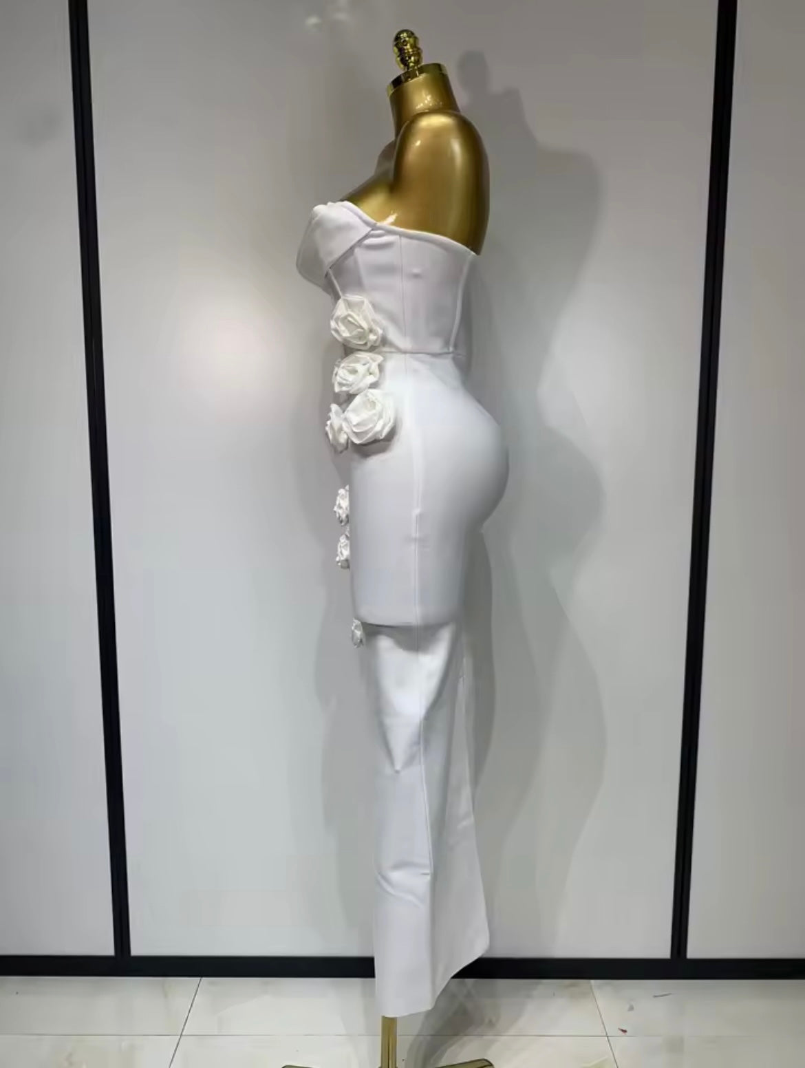 ‘RENDALL’ White Rose Corset Maxi Dress