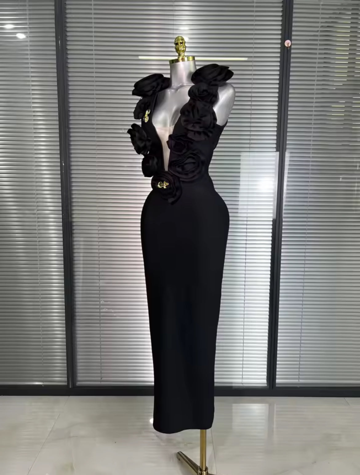 ‘AUDREY’ Black Rose Maxi Dress