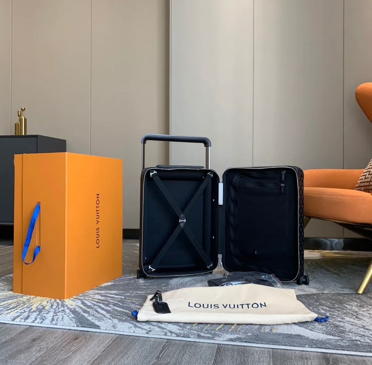 Black L Cabin Case (PRE ORDER)